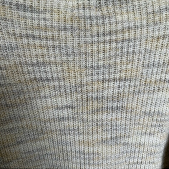 Princess Polly Bell Sleeve Crewneck Sweater Cream Gray XS/S - Picture 2 of 9